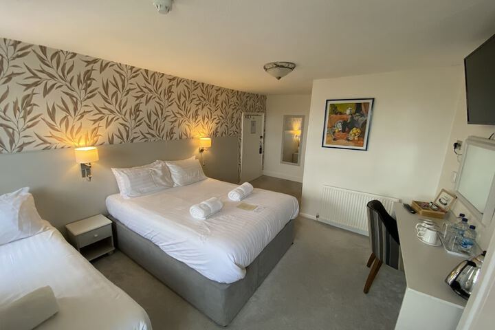 Room 43 of 93