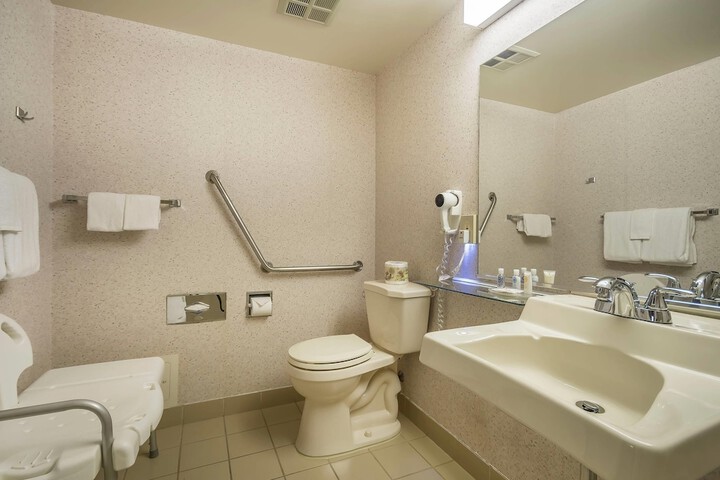 Room 7 of 24