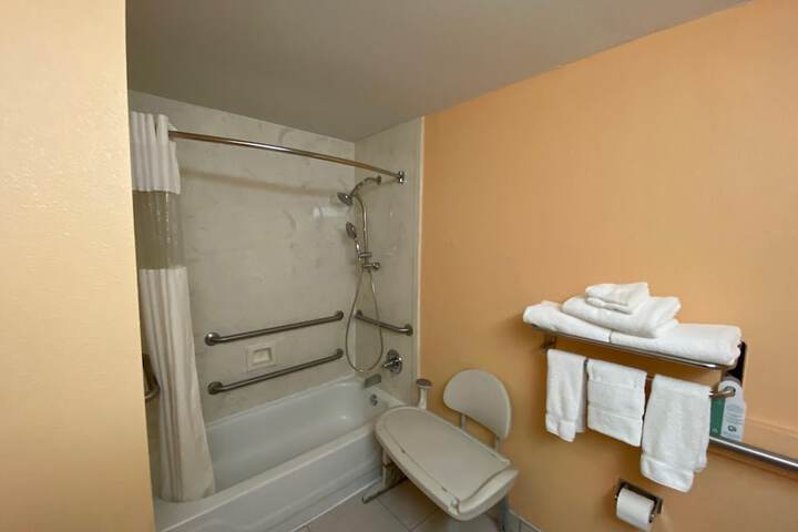 Double Deluxe King Bed (6 of 6)