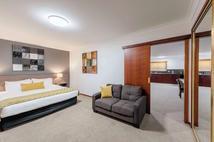 Room 25 of 74