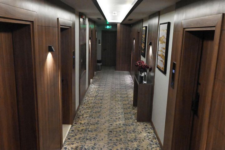 Ballroom/Hall 65 of 78