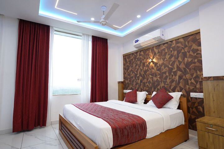 Room 17 of 28