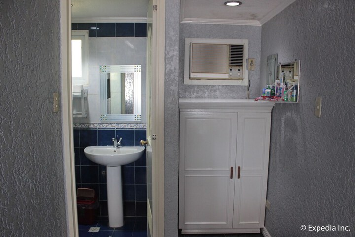 Room 42 of 83
