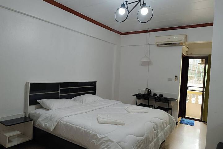 Room 16 of 30