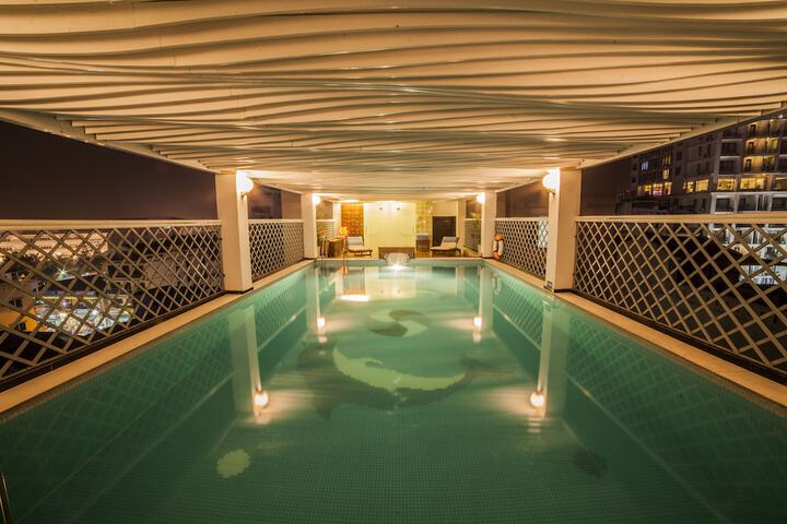 Pool 39 of 60