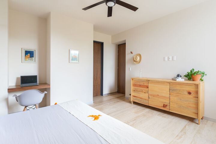 Room 2 of 42