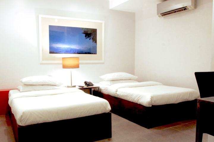 Room 6 of 52
