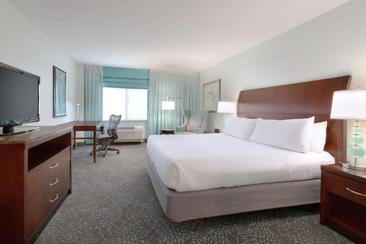 1 King Bed (13 of 16)