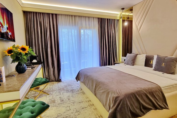 Room 37 of 104