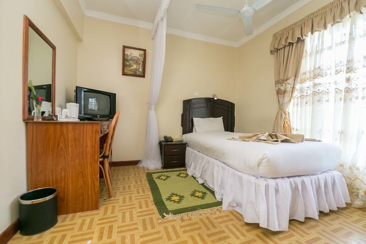 Room 25 of 57