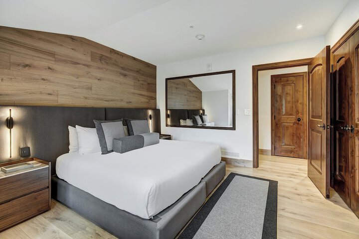 Room 92 of 569