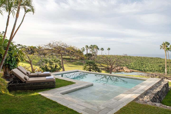 Pool 108 of 324