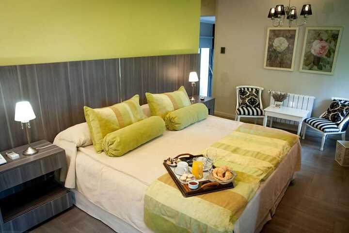 Room 4 of 48