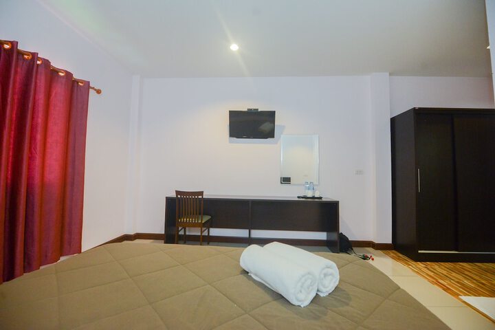 Room 6 of 27