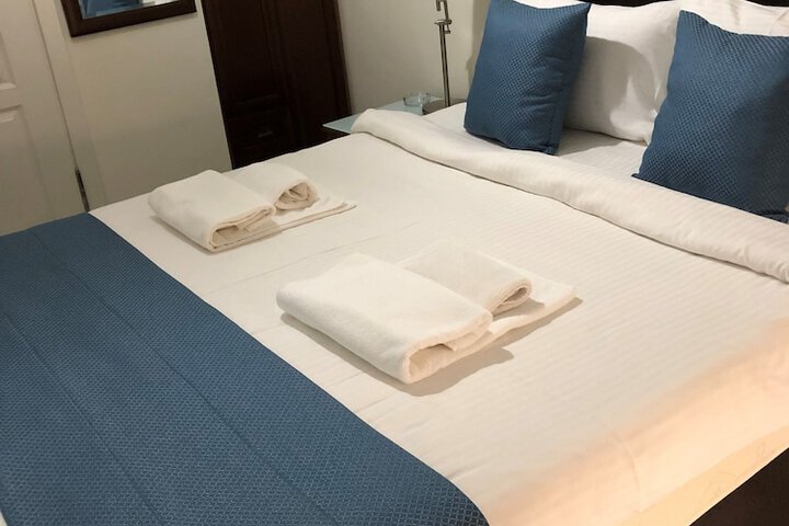 Room 9 of 85