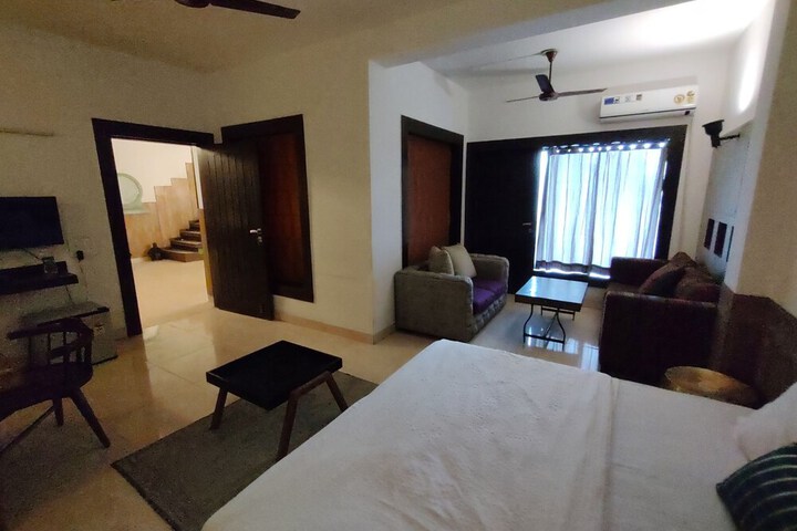 Room 31 of 68