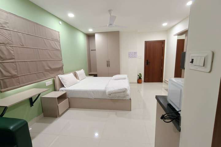 Room 14 of 25