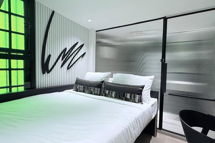 Room 5 of 21