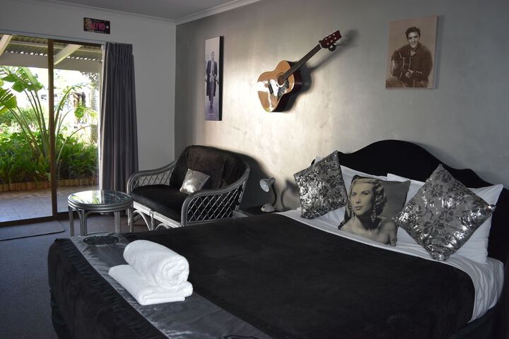 Room 14 of 30