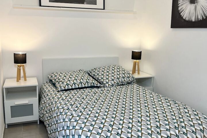 Room 4 of 40