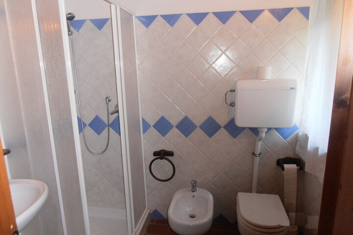 Room 12 of 33