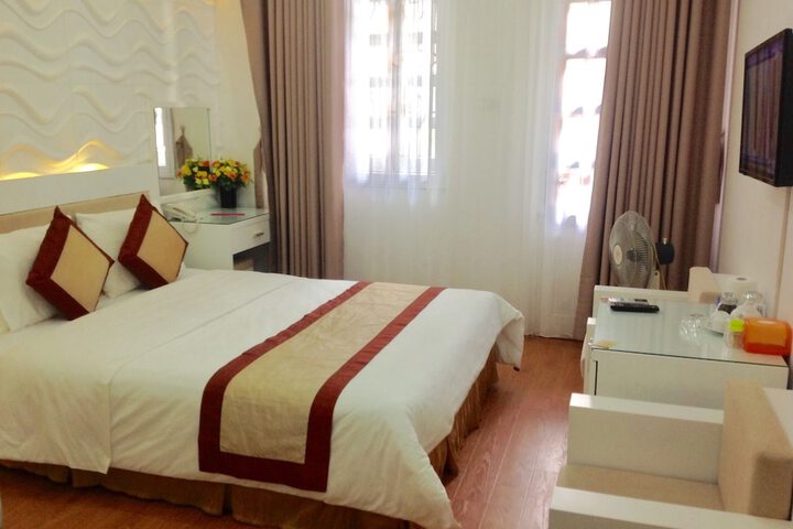 Room 13 of 22