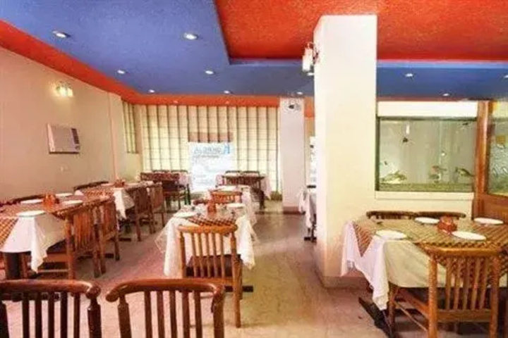 Dining 13 of 13
