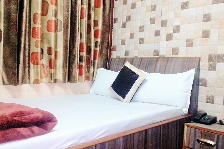 Room 2 of 22