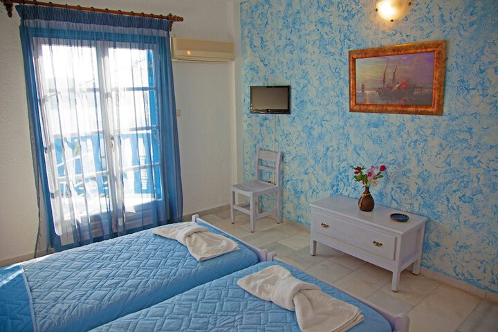 Room 8 of 65