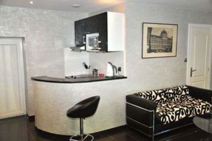 Room 169 of 234