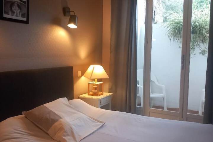 Room 12 of 30