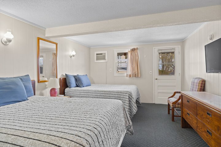 Room 10 of 37