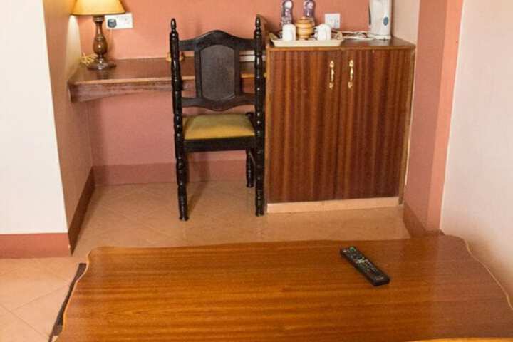 Room 10 of 21