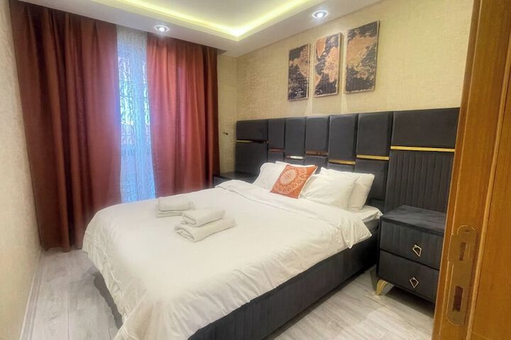 Room 2 of 7