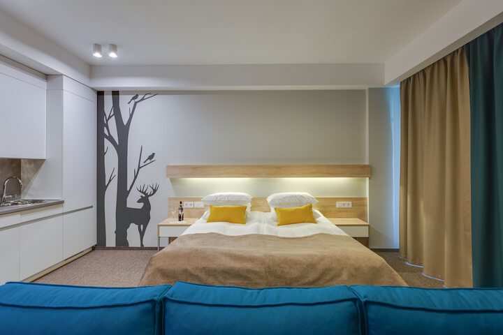 Room 12 of 124