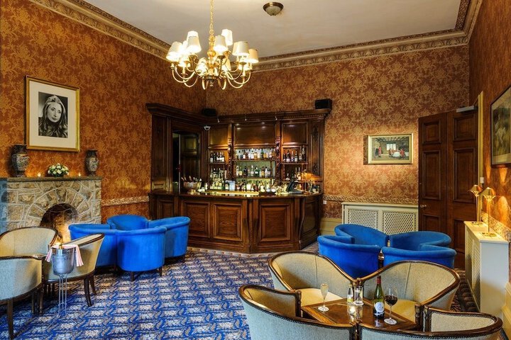 Lounge 51 of 67