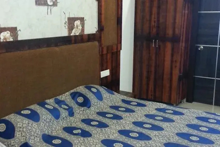 Room 3 of 18