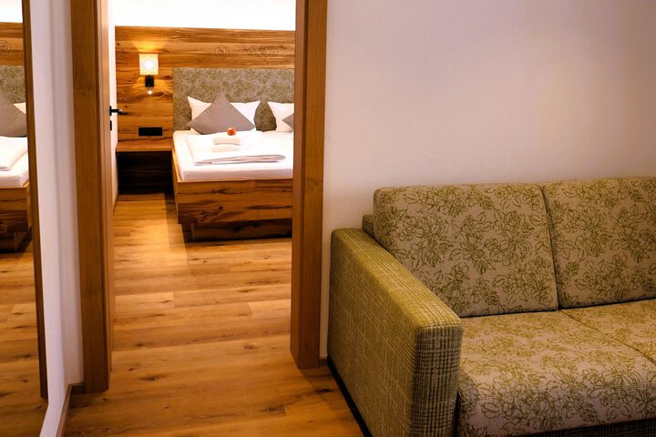 Room 4 of 47