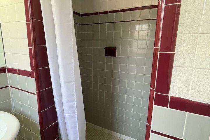 Basic Double Room (4 of 5)