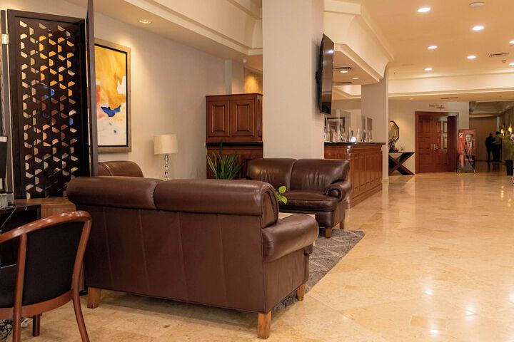 Entrance & Lobby