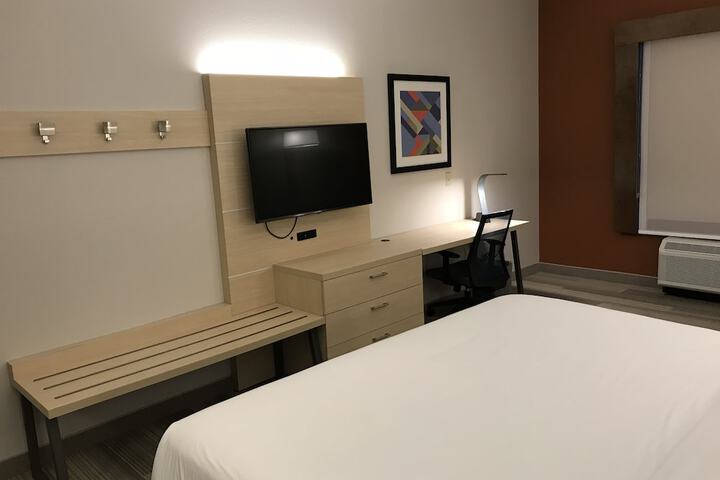 1 King Bed Standard Mobility Accessible Tub (11 of 21)