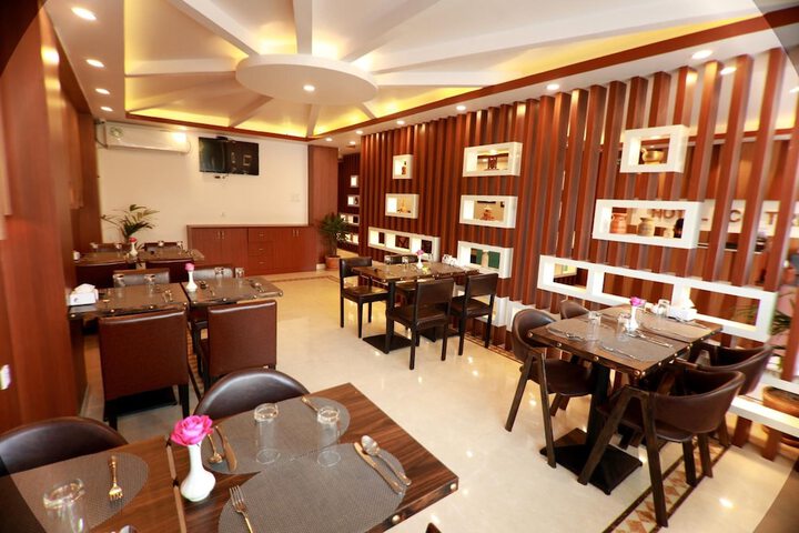 Dining 48 of 71