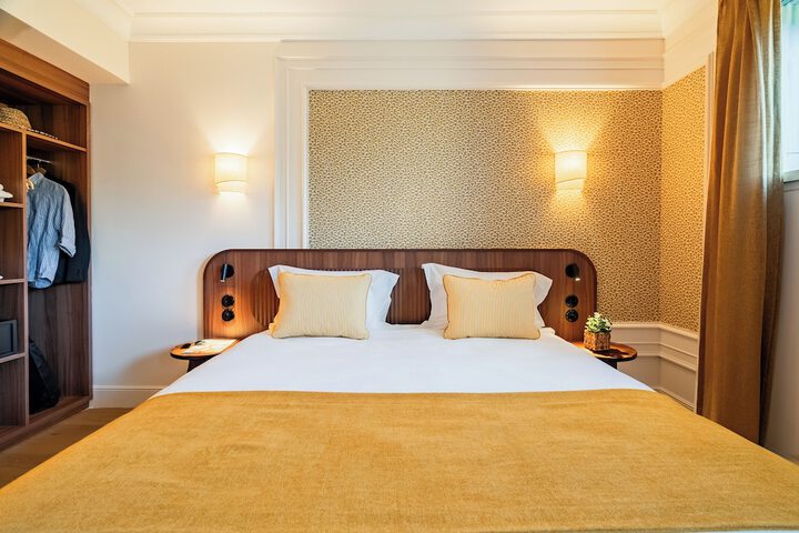 Room 47 of 90