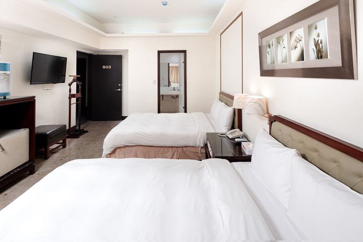 Room 6 of 38