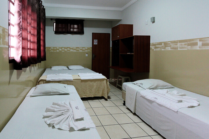 Room 7 of 18