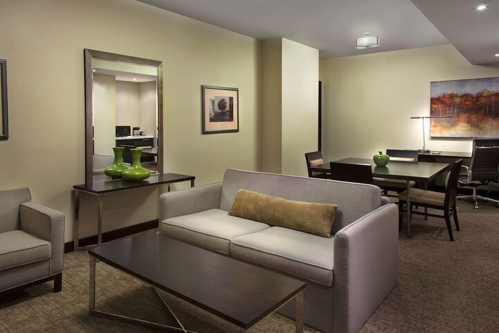 Standard Room, King or Two Doubles (2 of 18)