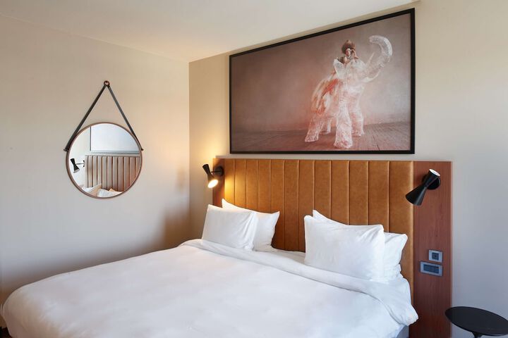 Room 40 of 106