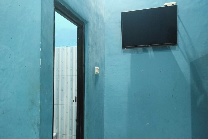 Room 8 of 19