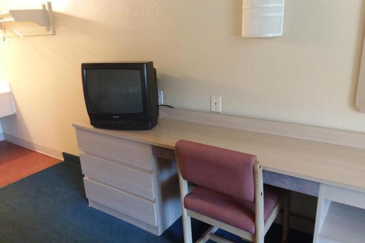 1 King Bed Pet Friendly (1 of 2)
