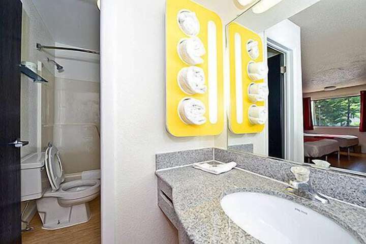 Bathroom sink